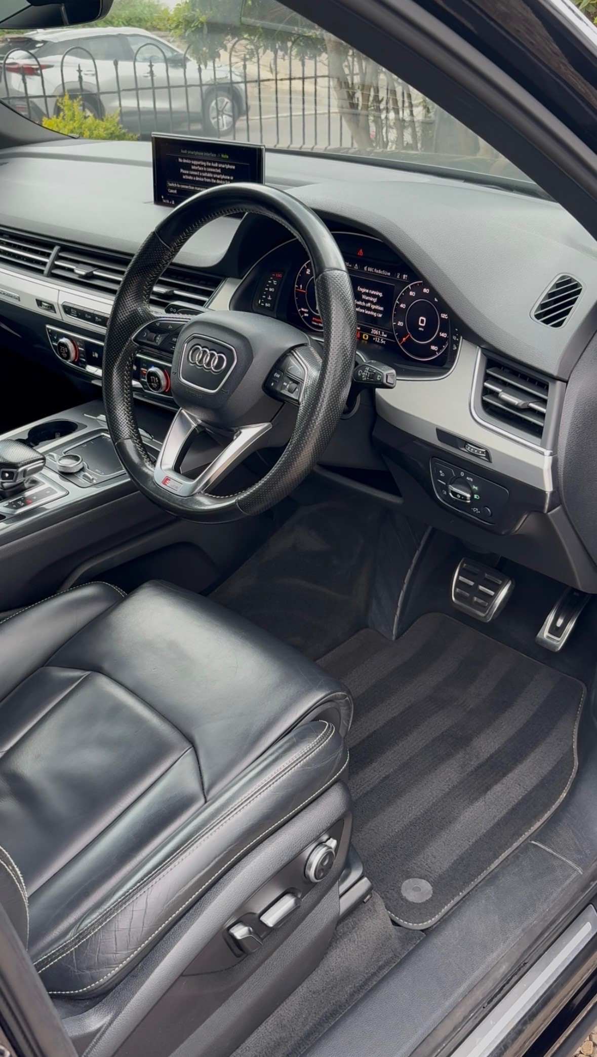 Audi Q7 — rear exterior after exterior detail